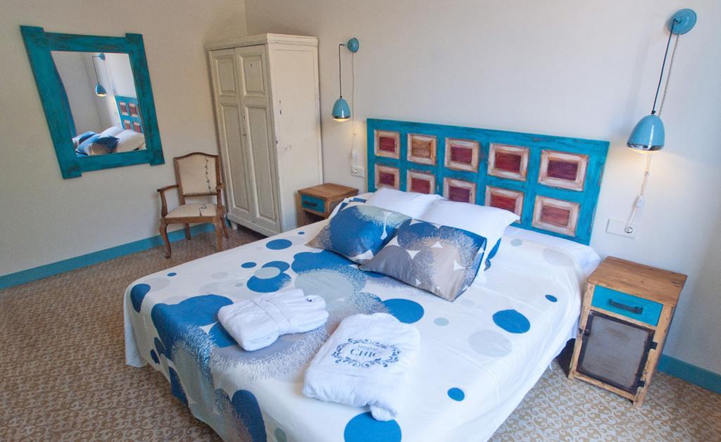 Hotel Hostal Chic Сан-Фелиу-де-Гишольс Номер фото