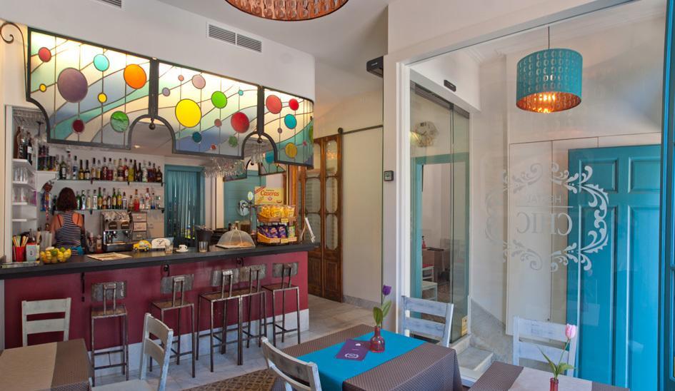 Hotel Hostal Chic Сан-Фелиу-де-Гишольс Экстерьер фото