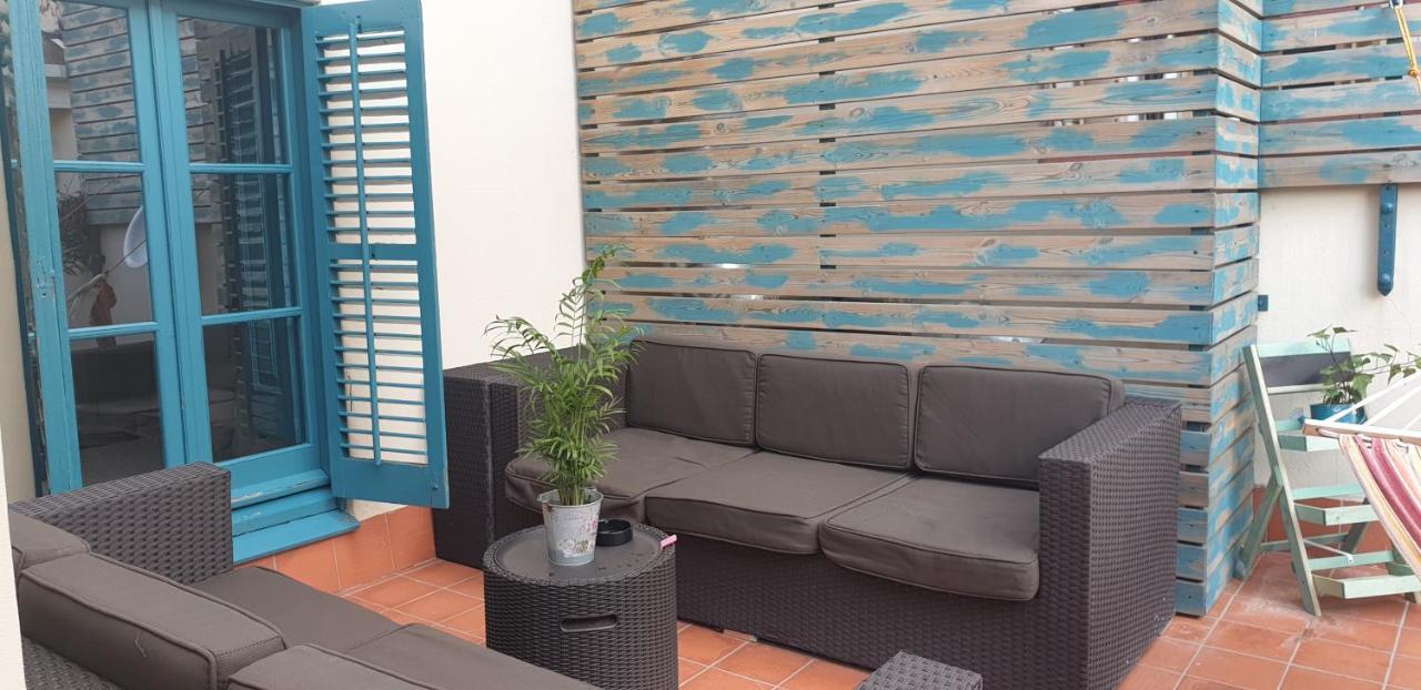 Hotel Hostal Chic Сан-Фелиу-де-Гишольс Экстерьер фото